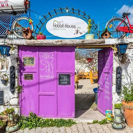 Privatunterkunft Hobbit House Barbaros *