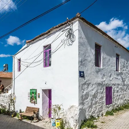 Hobbit House Barbaros Urla